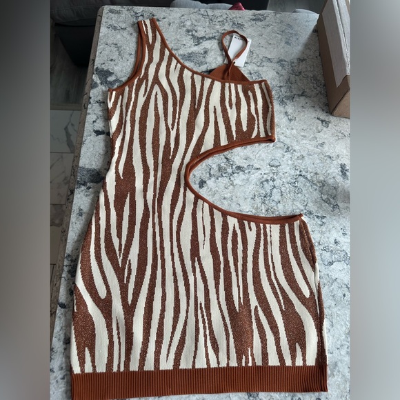 Retrofete Dress - Picture 4 of 5